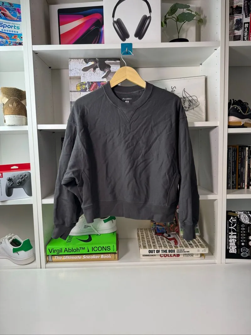 Jaket uniqlosweater jw anderson grey M photo 1