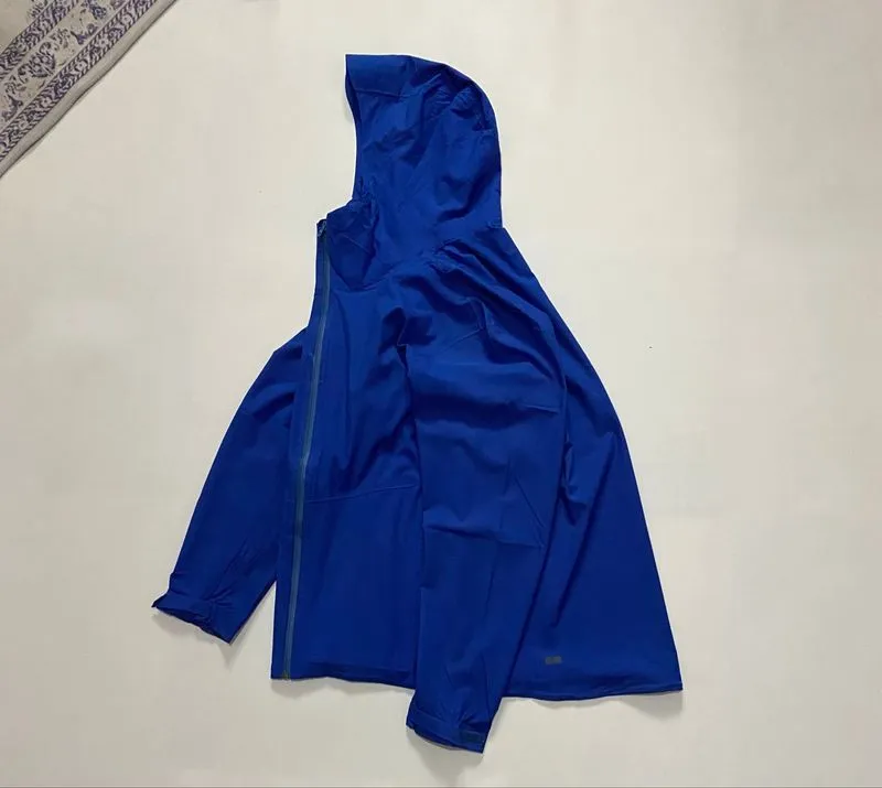 Uniqlo Bloktech Blue photo 1