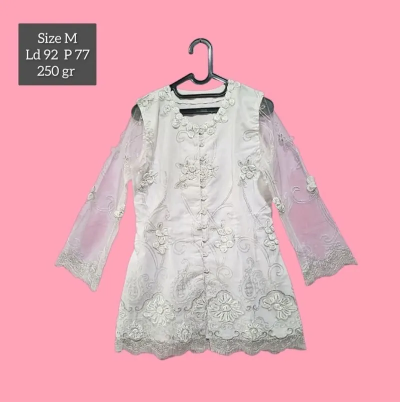 Atasan kebaya brukat putih size M  photo 1