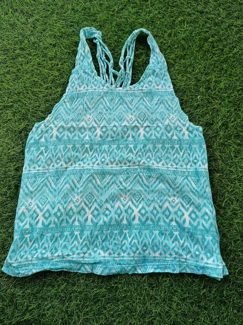 Tank top photo 1