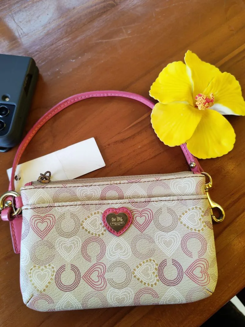 coach wrislet pink; dompet coach pink photo 1