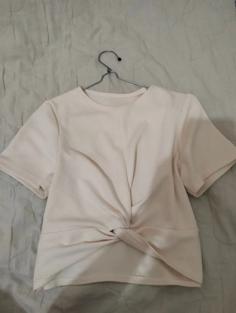 crop top  photo 1