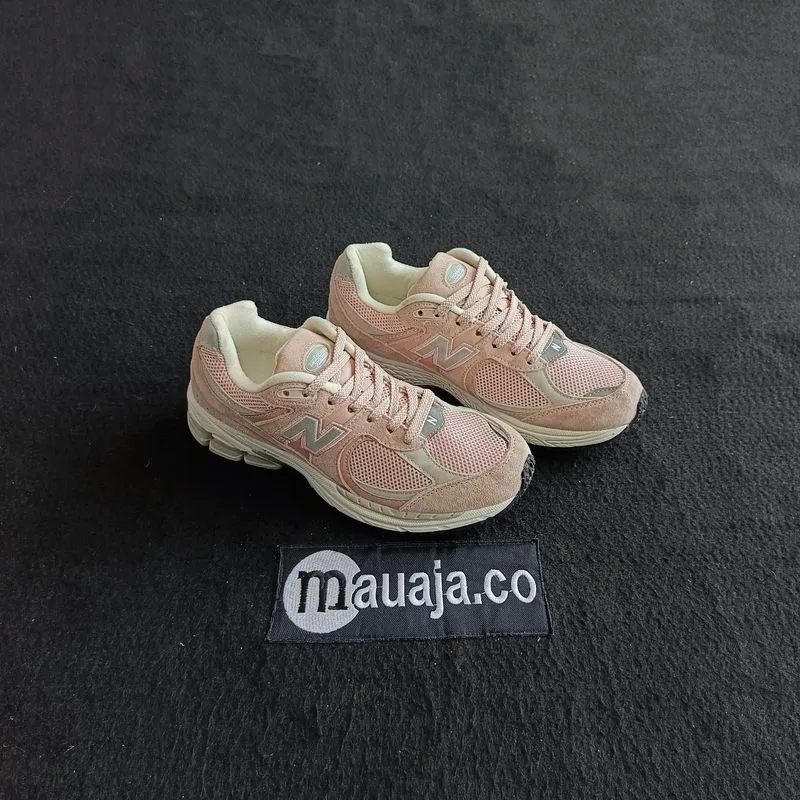 New Balance 2002R Sand Pink photo 1
