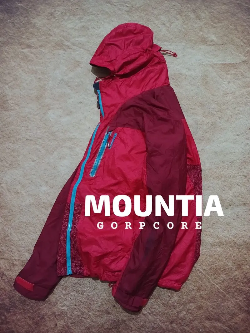 Mountia gorpcore outdoore second branded photo 1