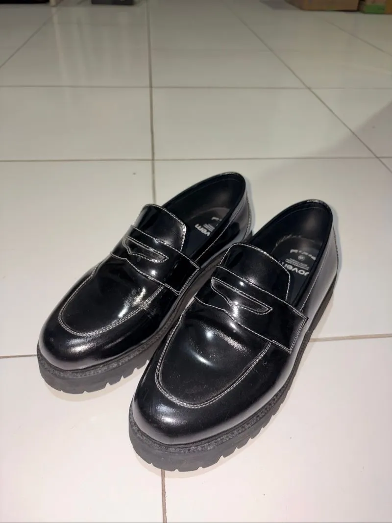 Preloved Jovem Dorja 40 loafers photo 1
