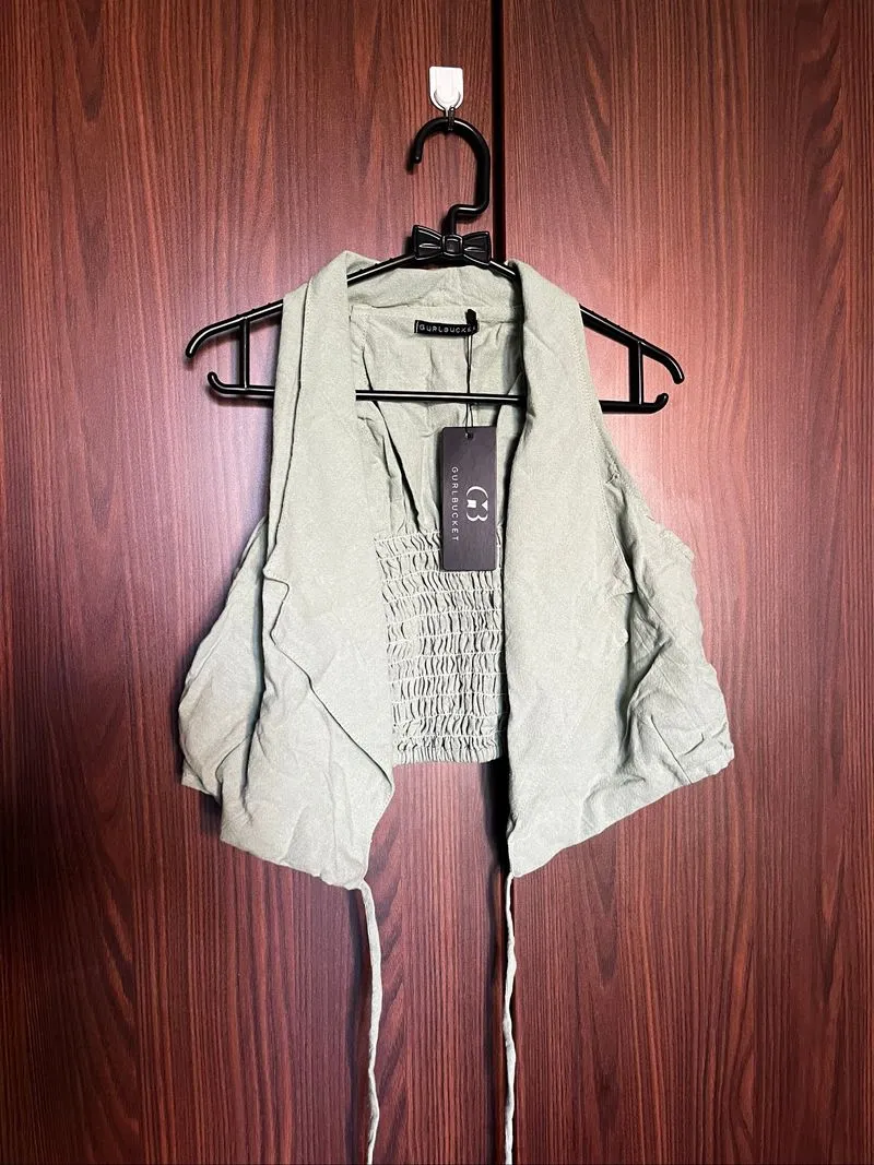 vest gurbucket photo 1