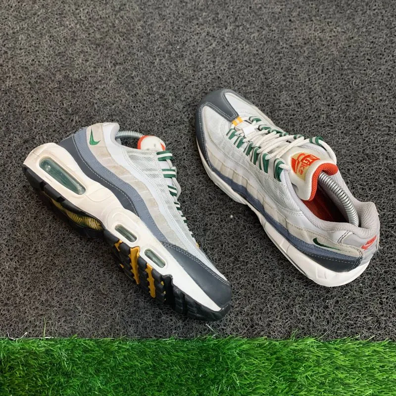 Nike Streetwear Sneakers Pria white gray photo 1