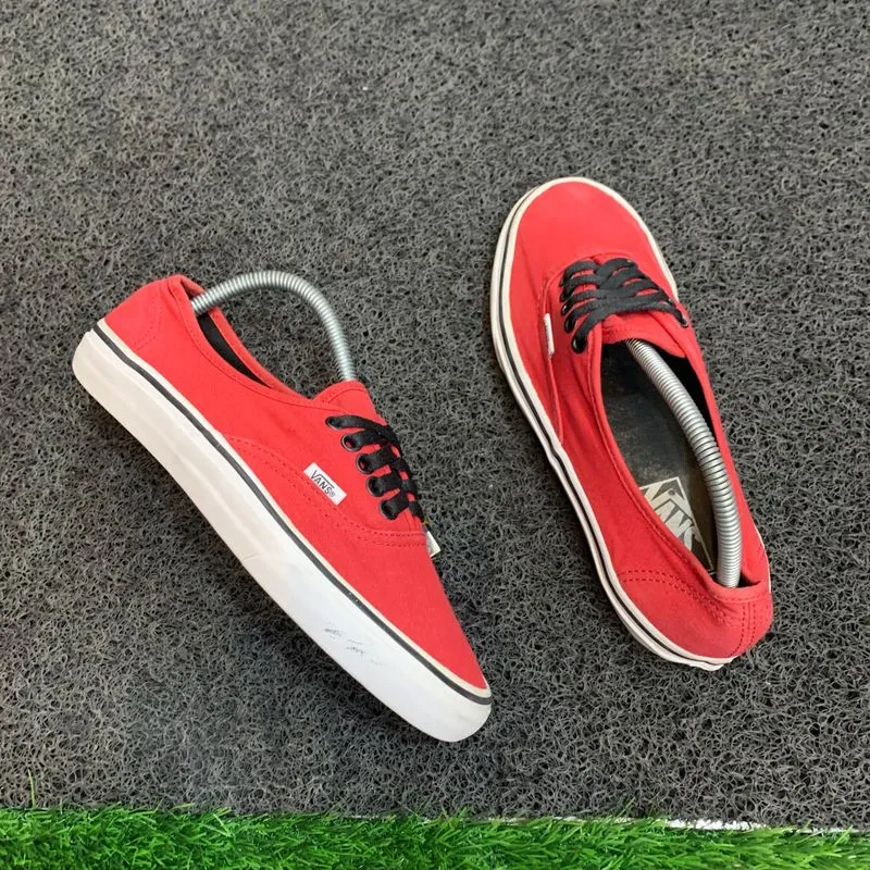 VANS Streetwear Sneakers Pria red photo 1