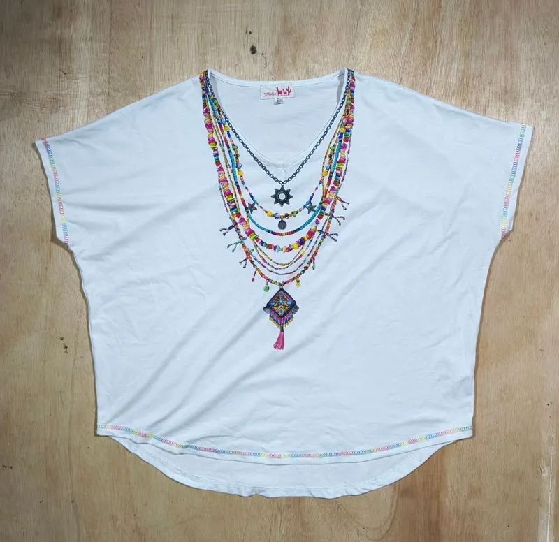 Titicaca White Graphic Beaded NecklaceT-shirt photo 1
