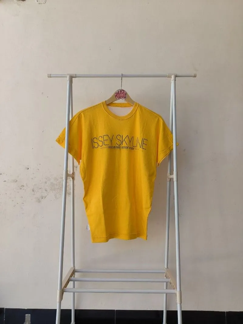 Issey Miyake Vintage Casual T-shirt Pria white yellow photo 1