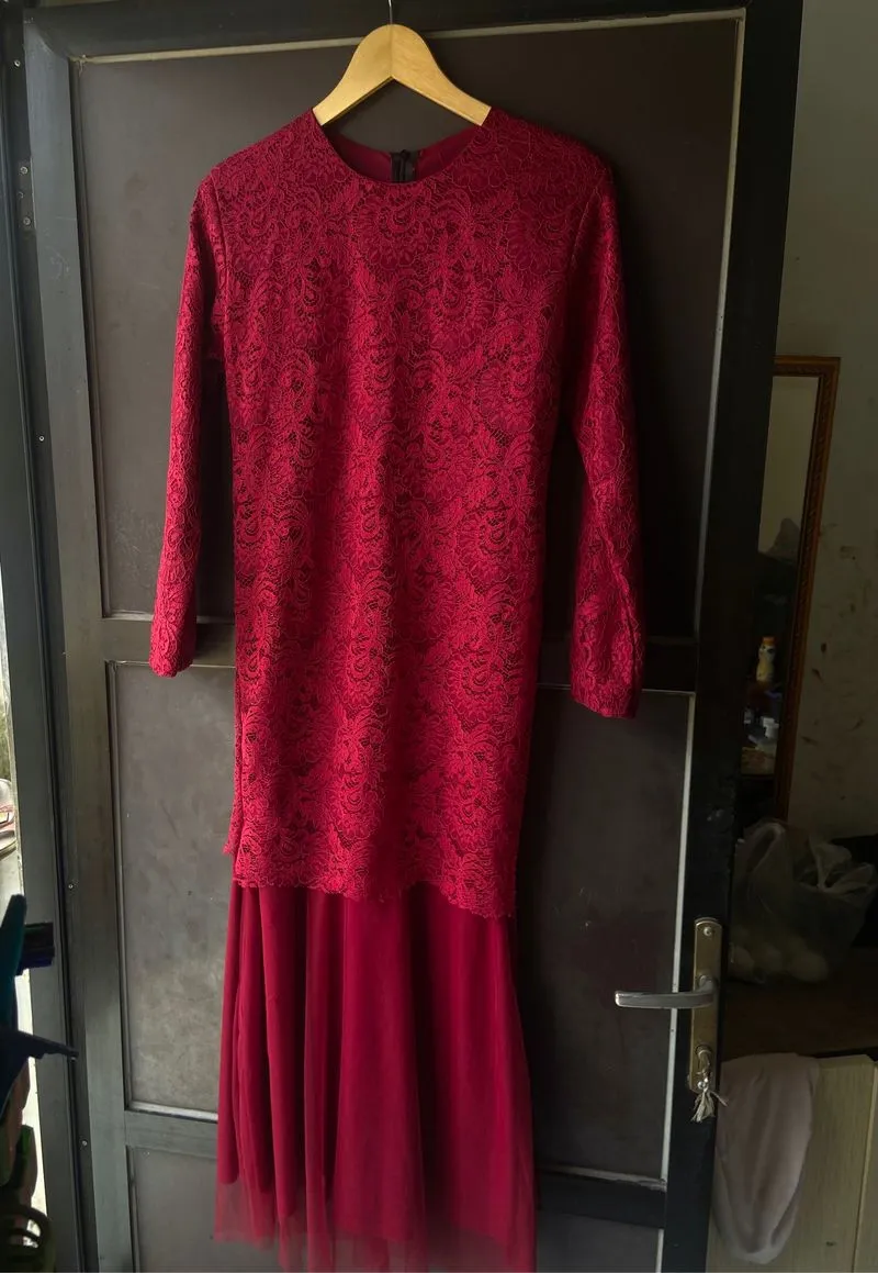 Dress Brukat Merah maroon photo 1