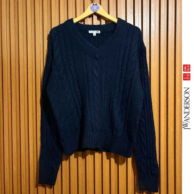 UNIQLO x JW ANDERSON Cable Knit Sweater Rajut Kepang photo 1