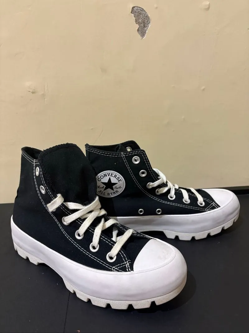 Converse all star black booth photo 1