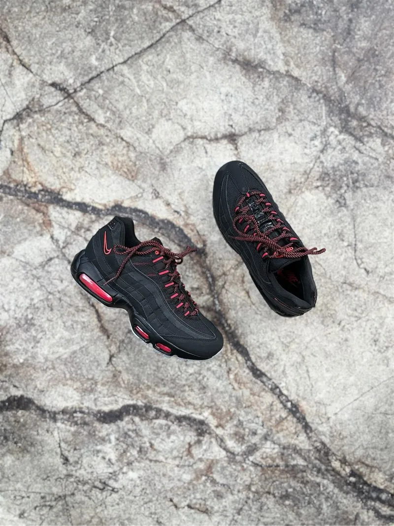NIKE AIR MAX 95 Black Infrared photo 1