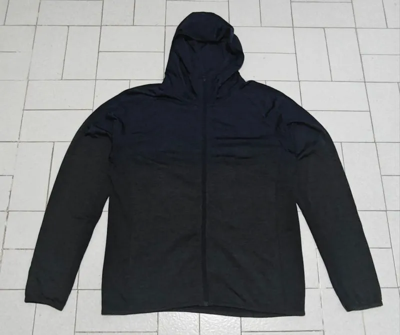 Jaket Sport Running Uniqlo Dry Ex Abu Gradasi  photo 1