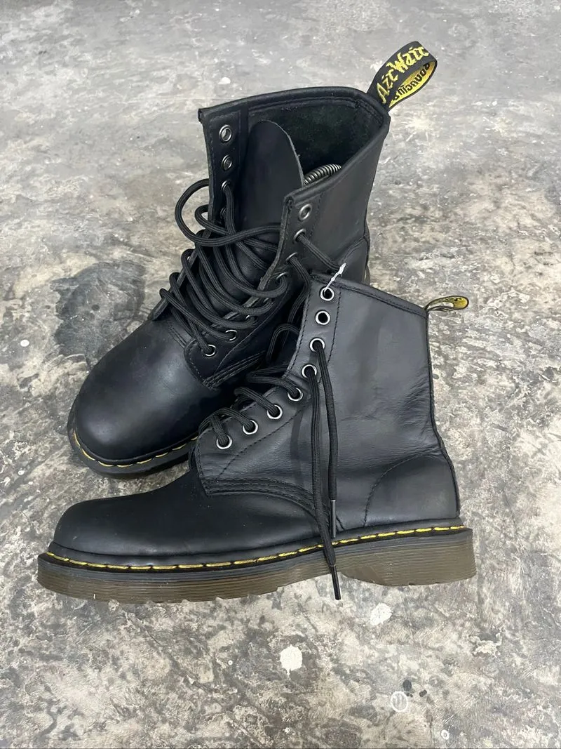 Sepatu Dr martens photo 1