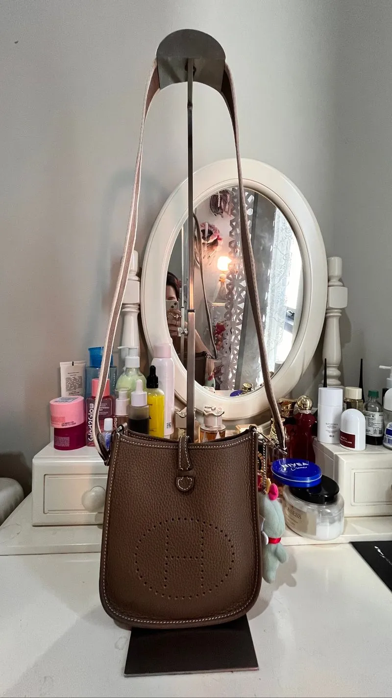 Quiet Luxury H Saddle Bag photo 1