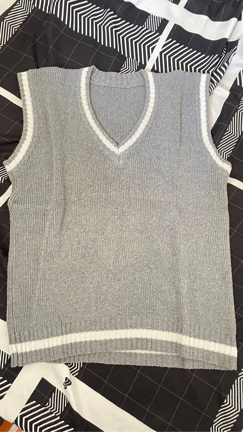 knit vest grey photo 1