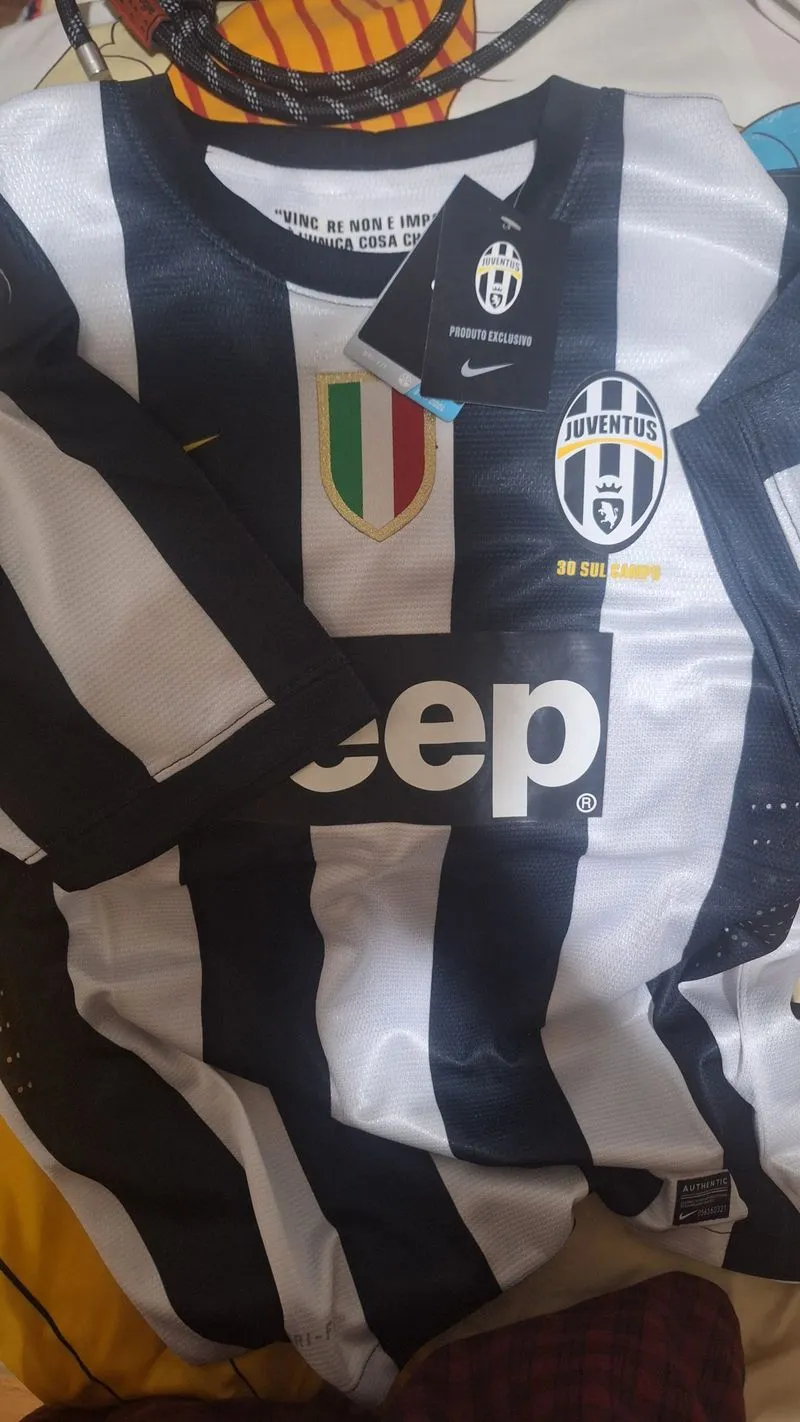 Juve 2013/14 jersey photo 1