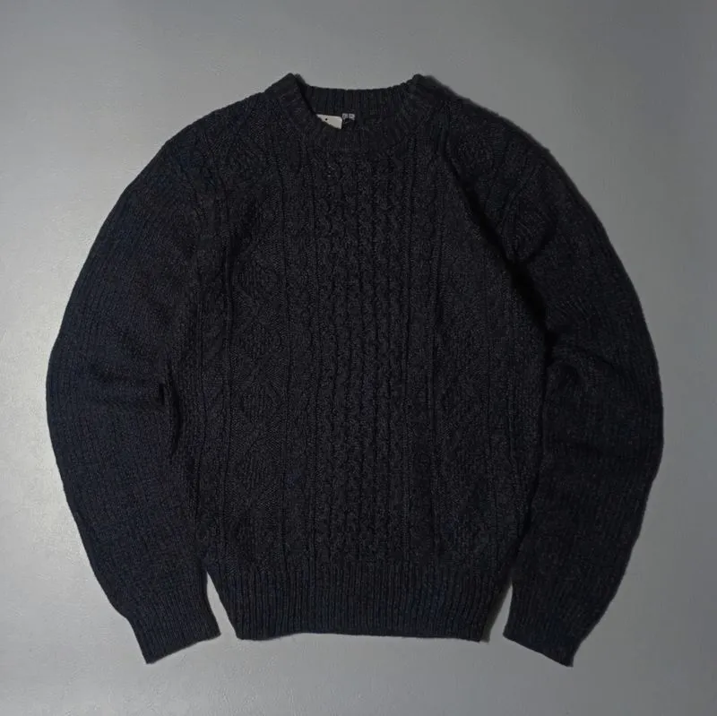 Uniqlo Luxury Minimalist Sweater Pria black photo 1