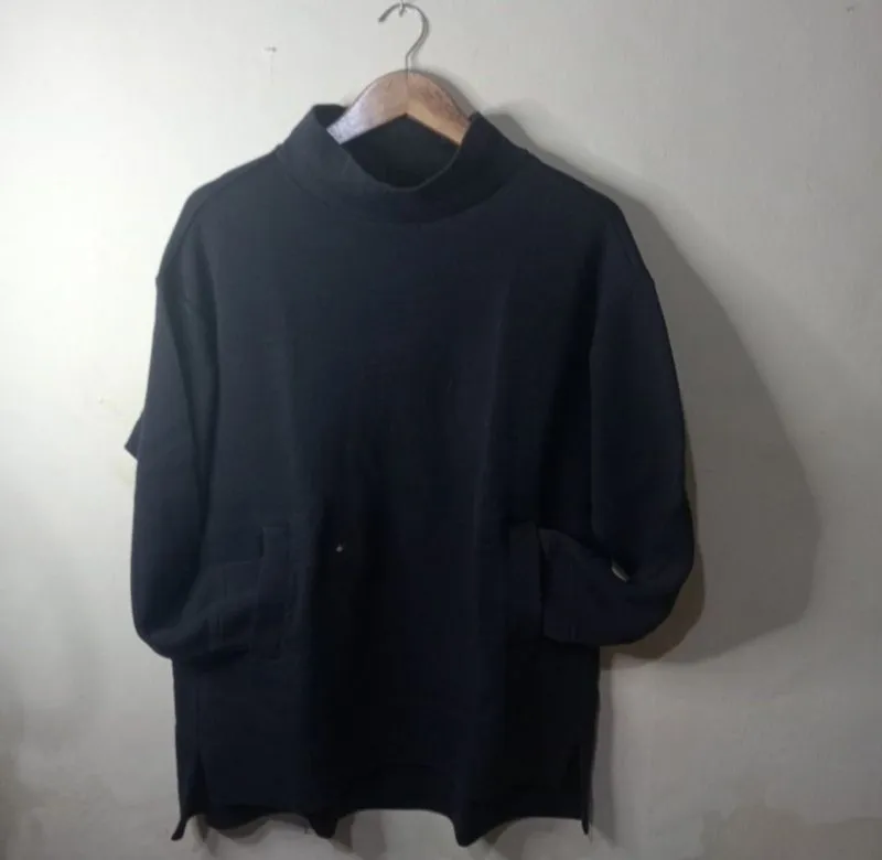 [PRELOVED] SWEATER HITAM AA photo 1