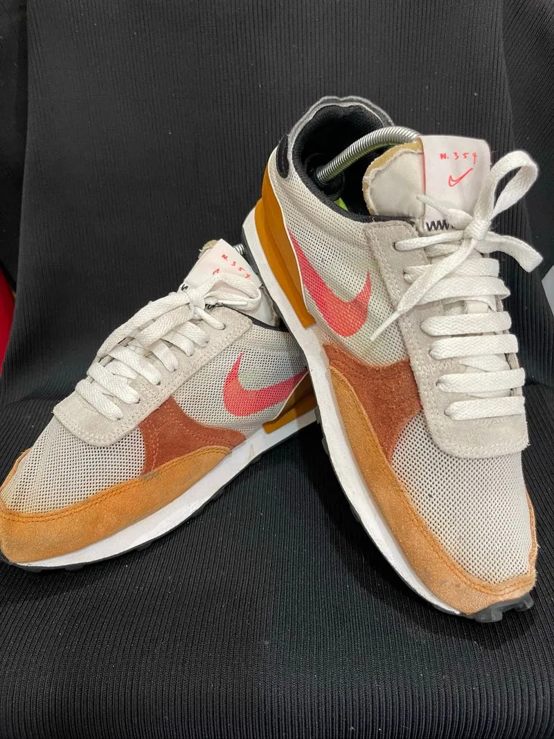 Sepatu Nike Day break - Type "Bright Crimson" photo 1