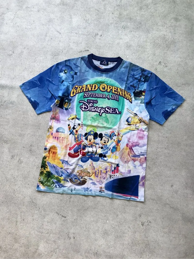 Disneyland 2001 photo 1