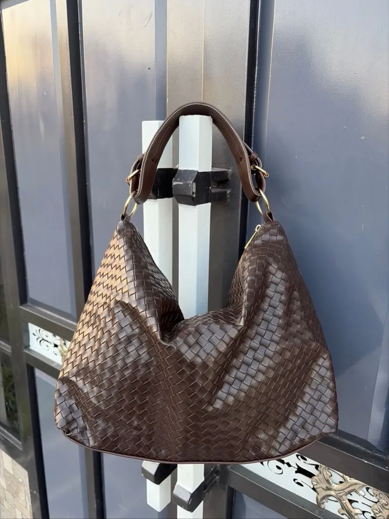 BARU Tas Hobo Bag Anyam Cokelat Kopi Woven Intrecciato Shoul photo 1