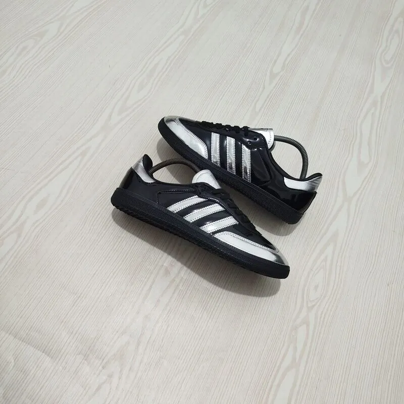 Adidas Samba photo 1