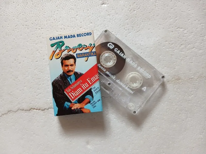 Kaset pita pop BROERY MARANTIKA tak selamanya diam itu emas photo 1