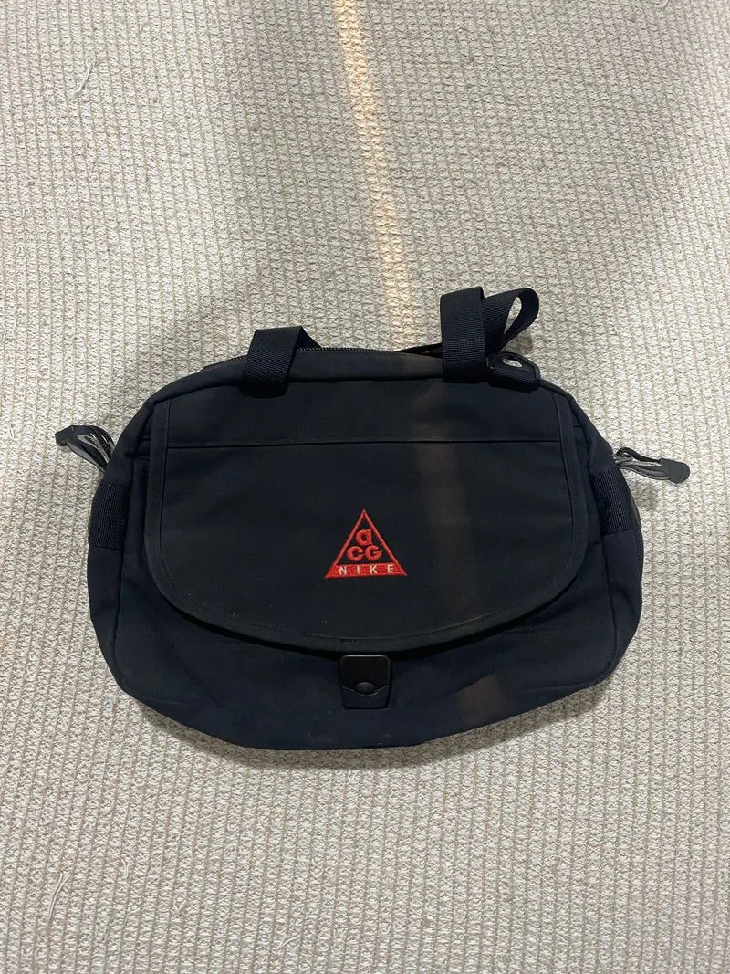 nike acg sling bag