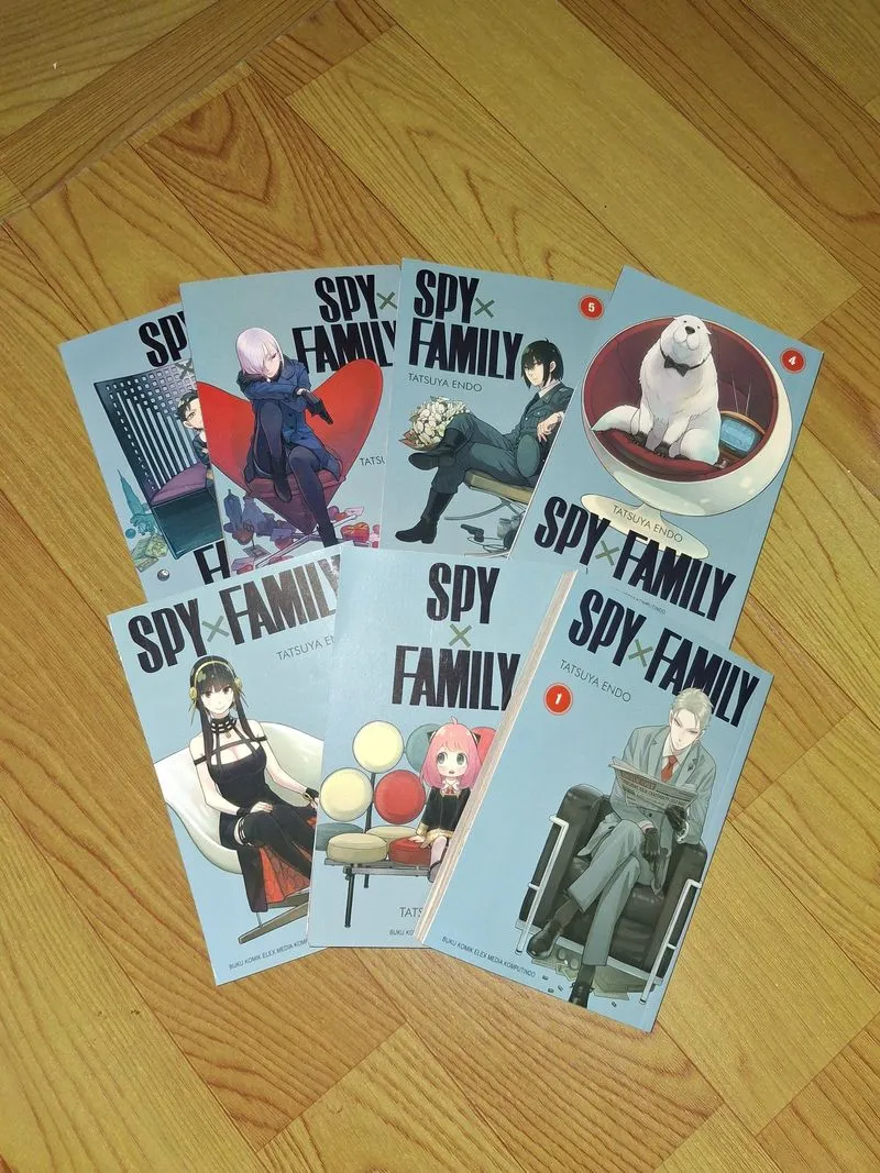 Spy X Family Vol 7 (PRELOVED) photo 1
