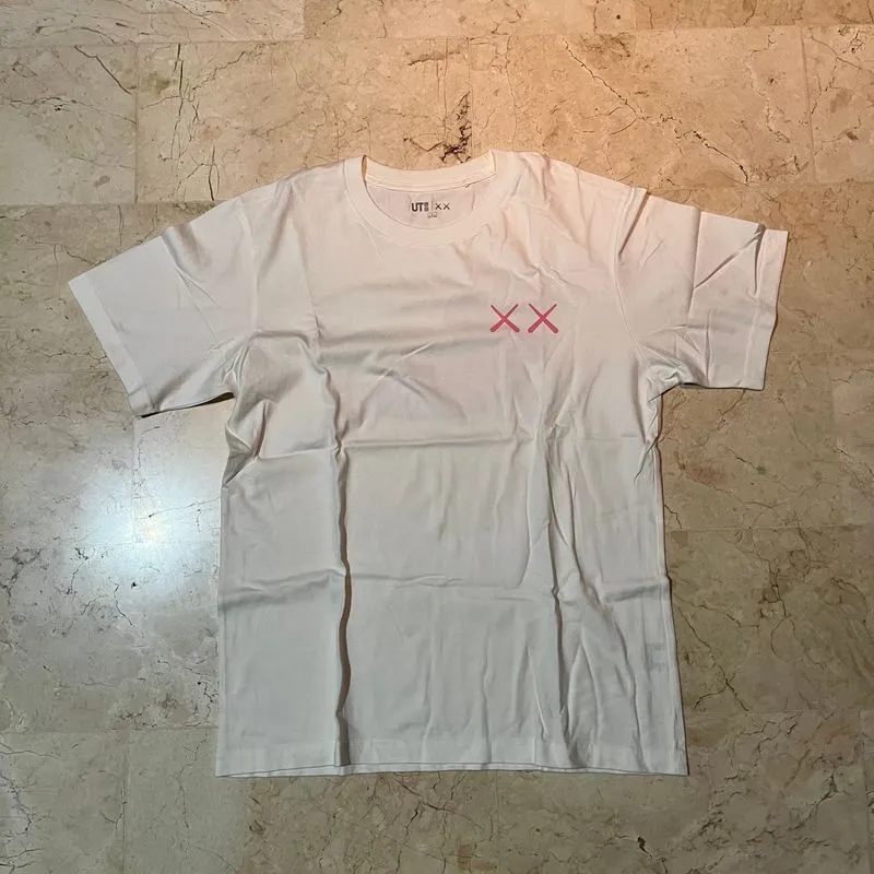 Uniqlo X Kaws T-shirt photo 1