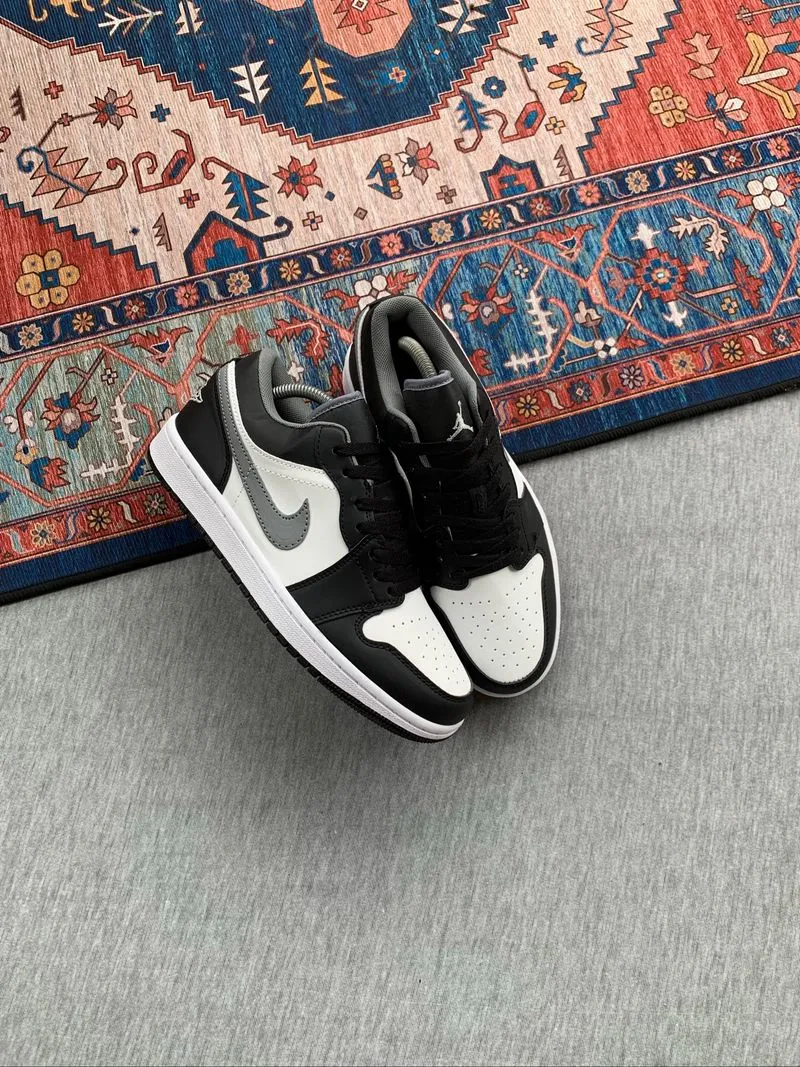 Nike Air Jordan 1 Low Black White Gray photo 1