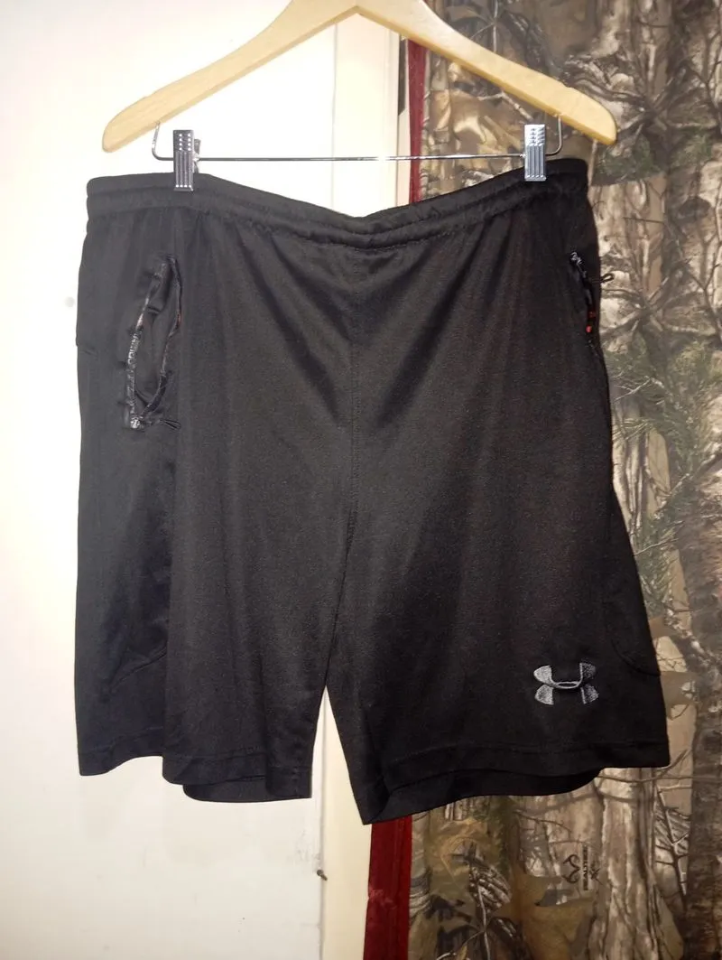 Celana Pendek Pria Under Armour  photo 1