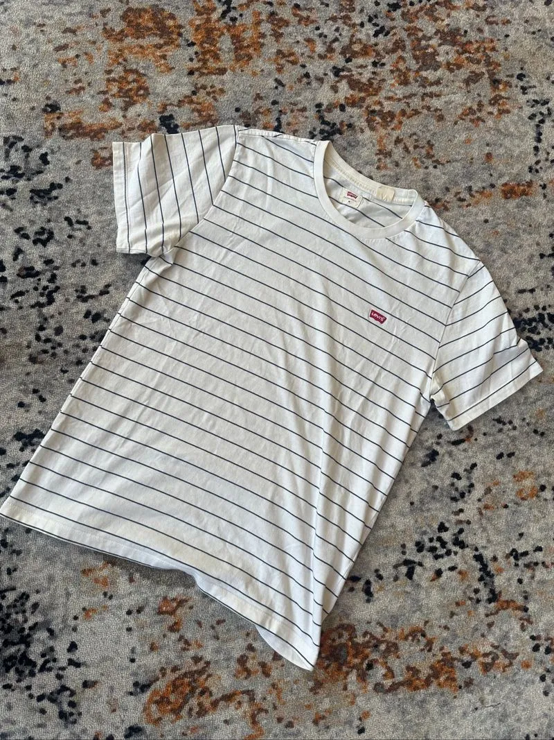 🔥 Levi’s Striped Tee  photo 1