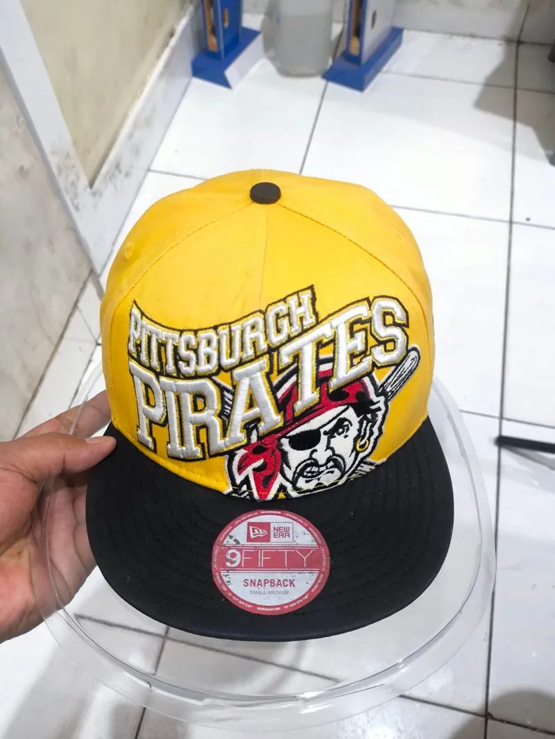 Topi Newera Vintage Pitshburgh Pirates Collector Item photo 1