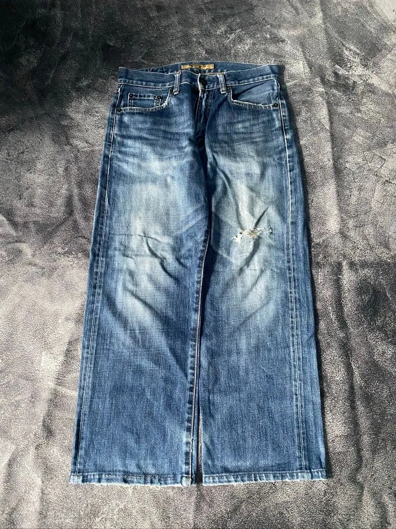 uniqlo jeans photo 1