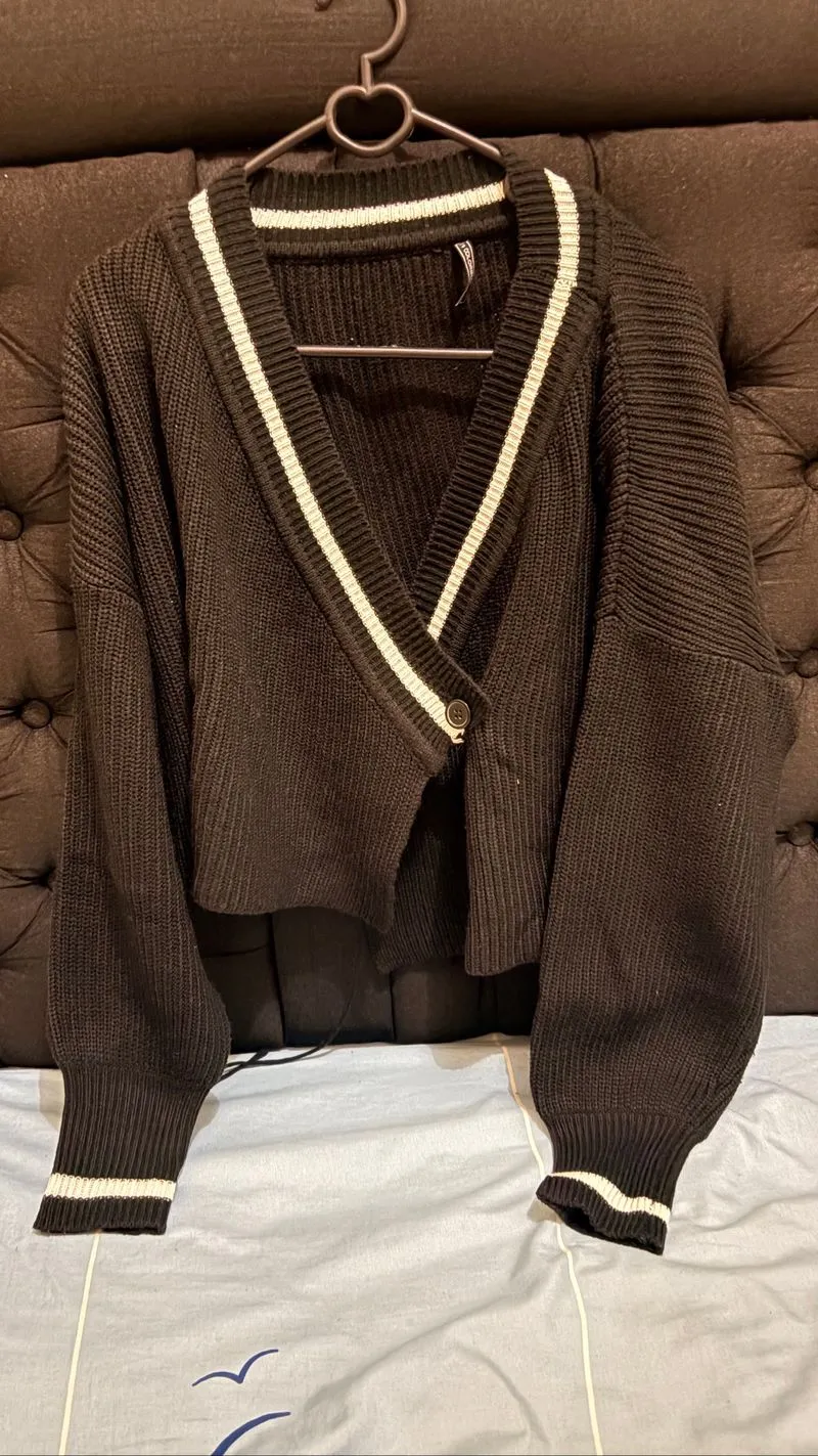 Cardigan photo 1