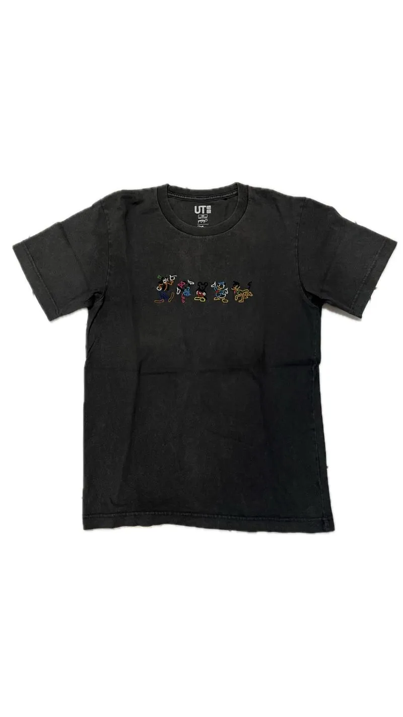 uniqlo kaos disney size S fit to M photo 1