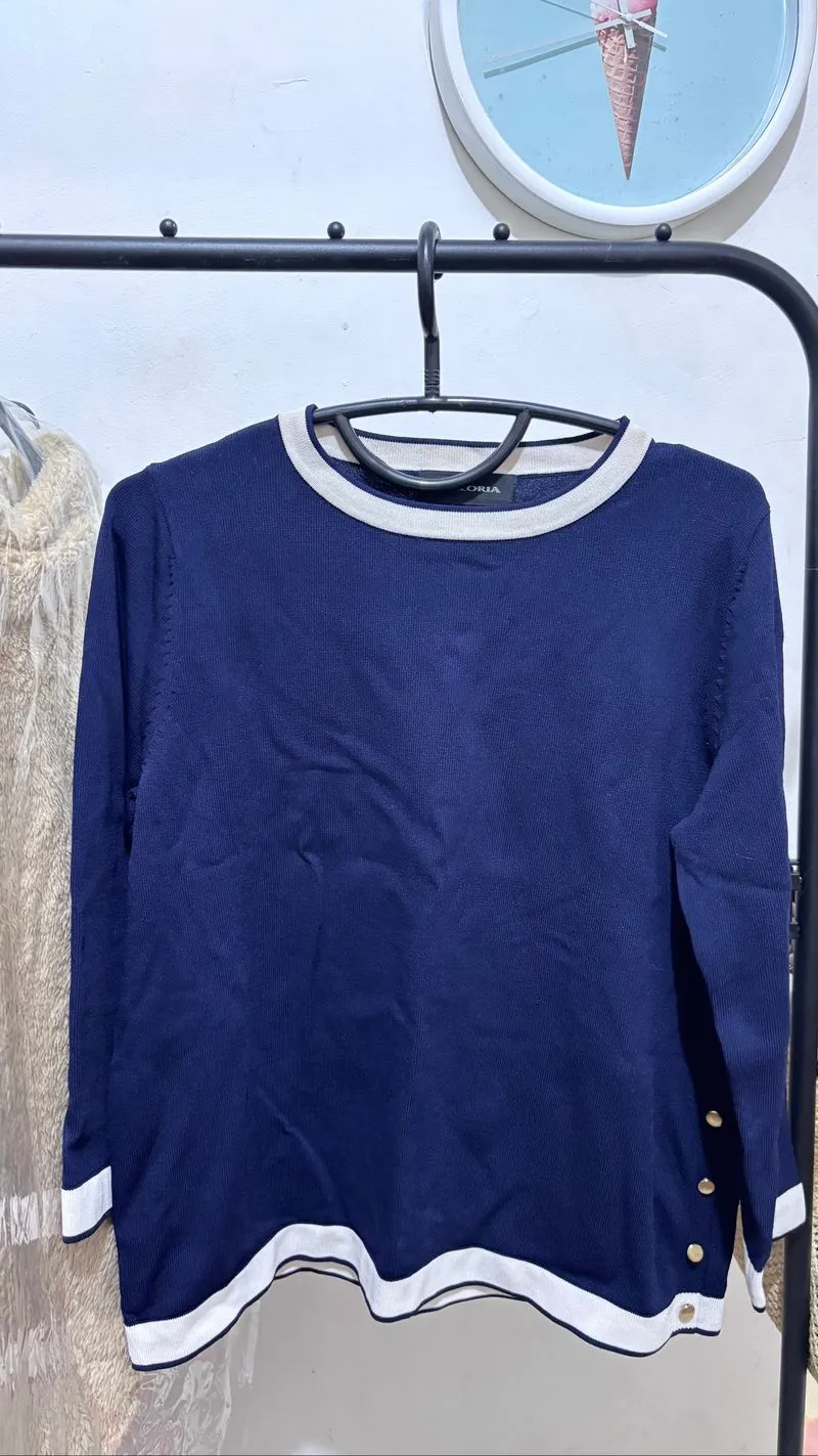 Navy Top dengan kancing samping photo 1
