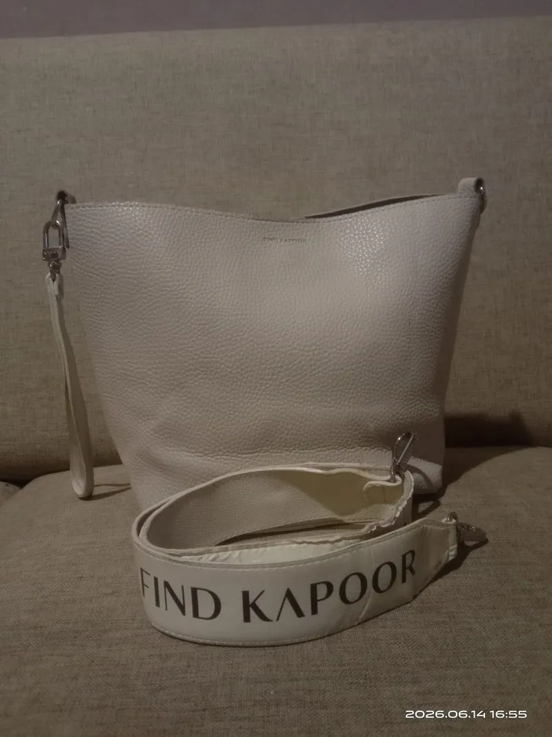 Findkapoor shoulder bag BW photo 1