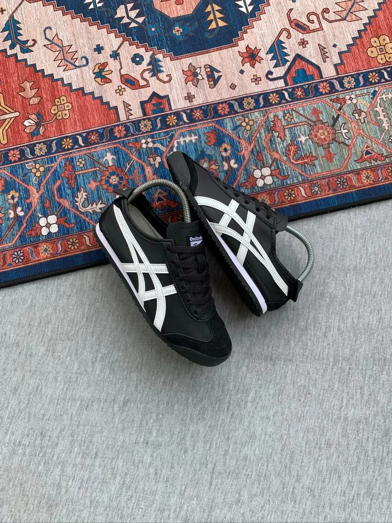 Onitsuka Tiger Mexico 66 Black White photo 1