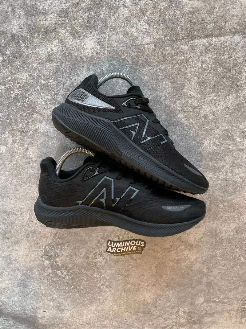 New Balance Fuelcell Propel V3 photo 1