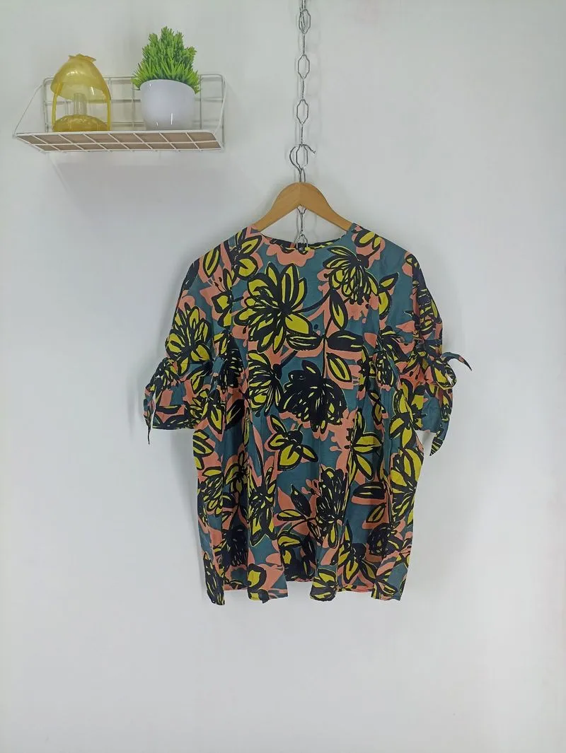 KOREAN BRAND OVERSIZE TOP photo 1