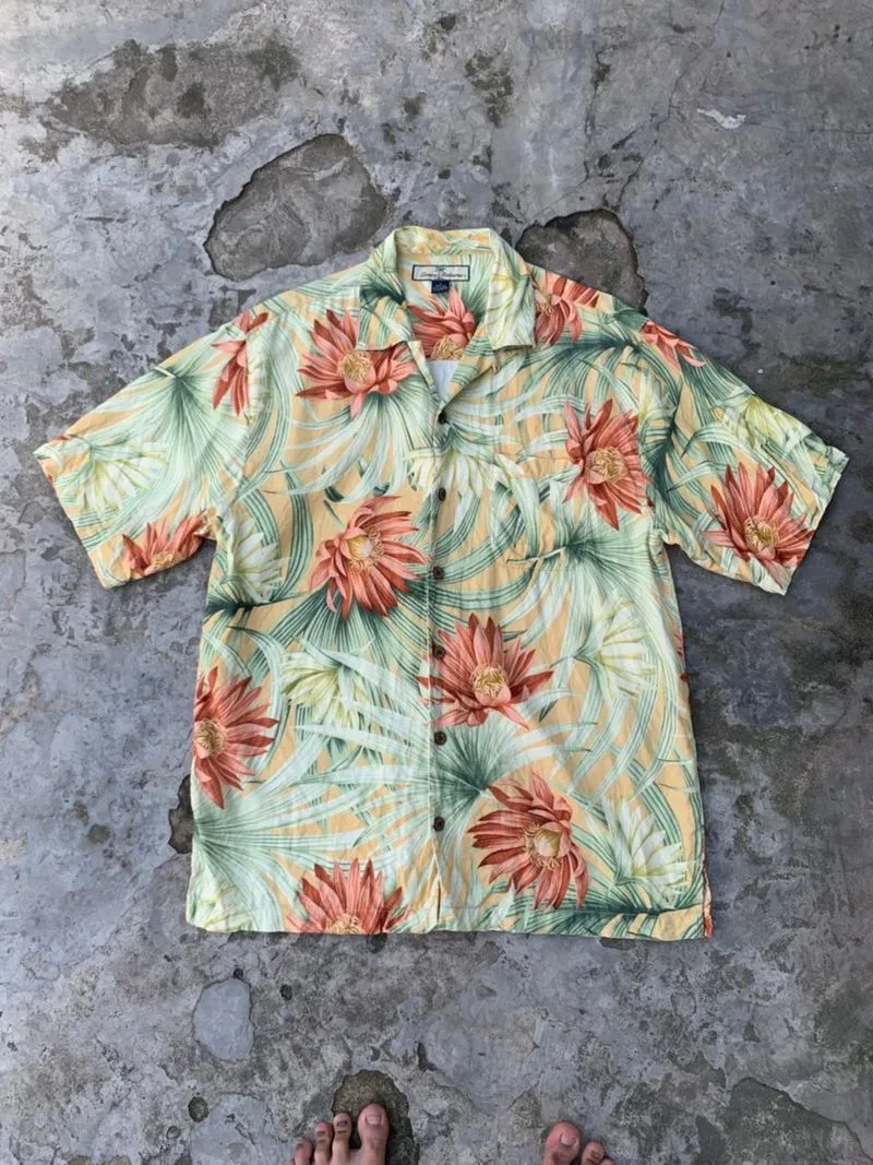 Hawaiian shirt  photo 1