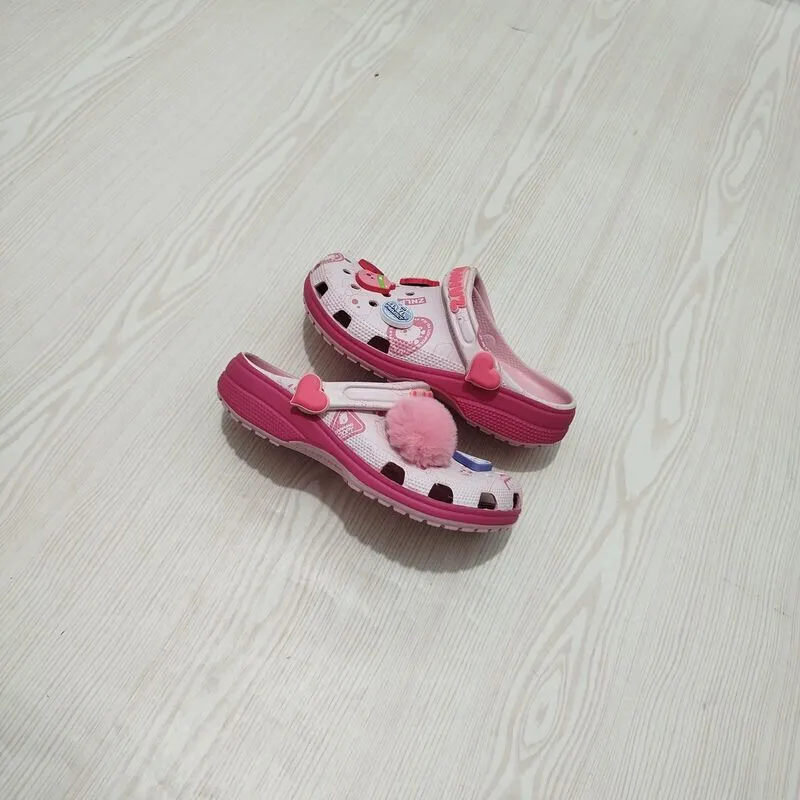 Crocs photo 1