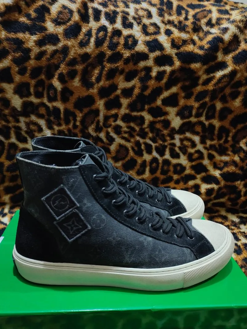 Sepatu casual luxury by Louis Vuitton scn brand original photo 1