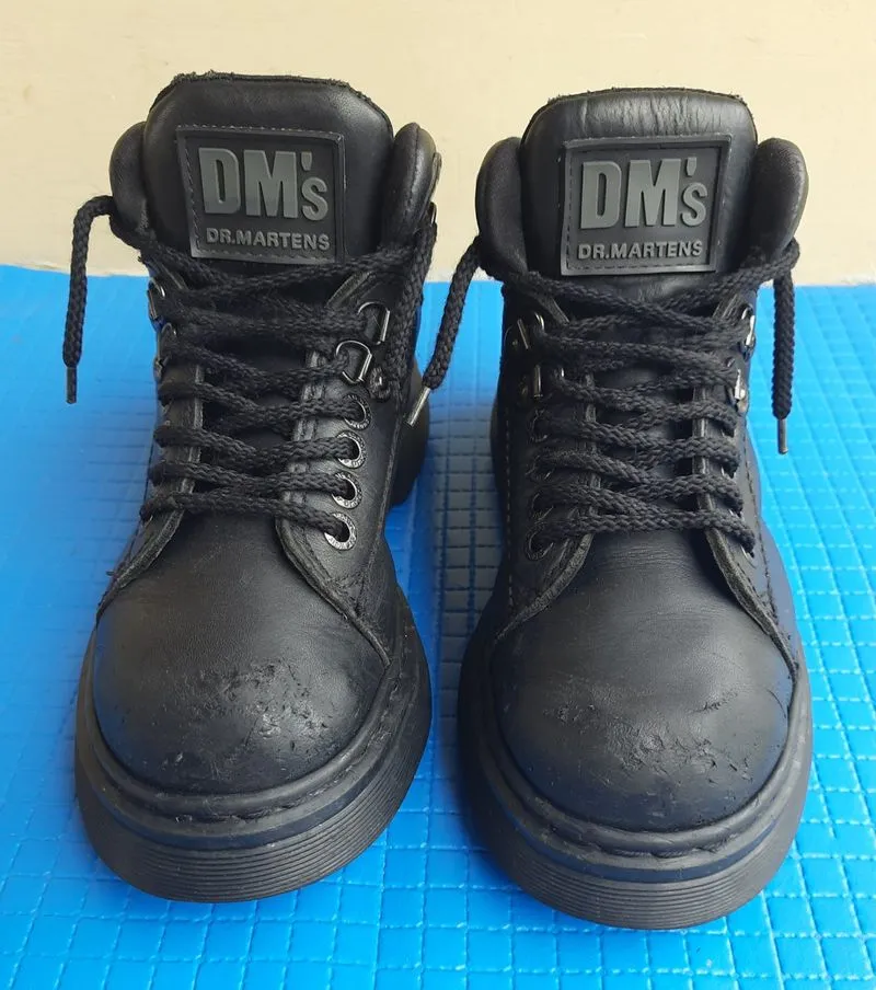 Dr martens made england size 5 photo 1
