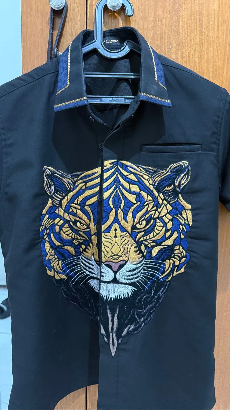 Kemeja safari bordir motif harimau photo 1